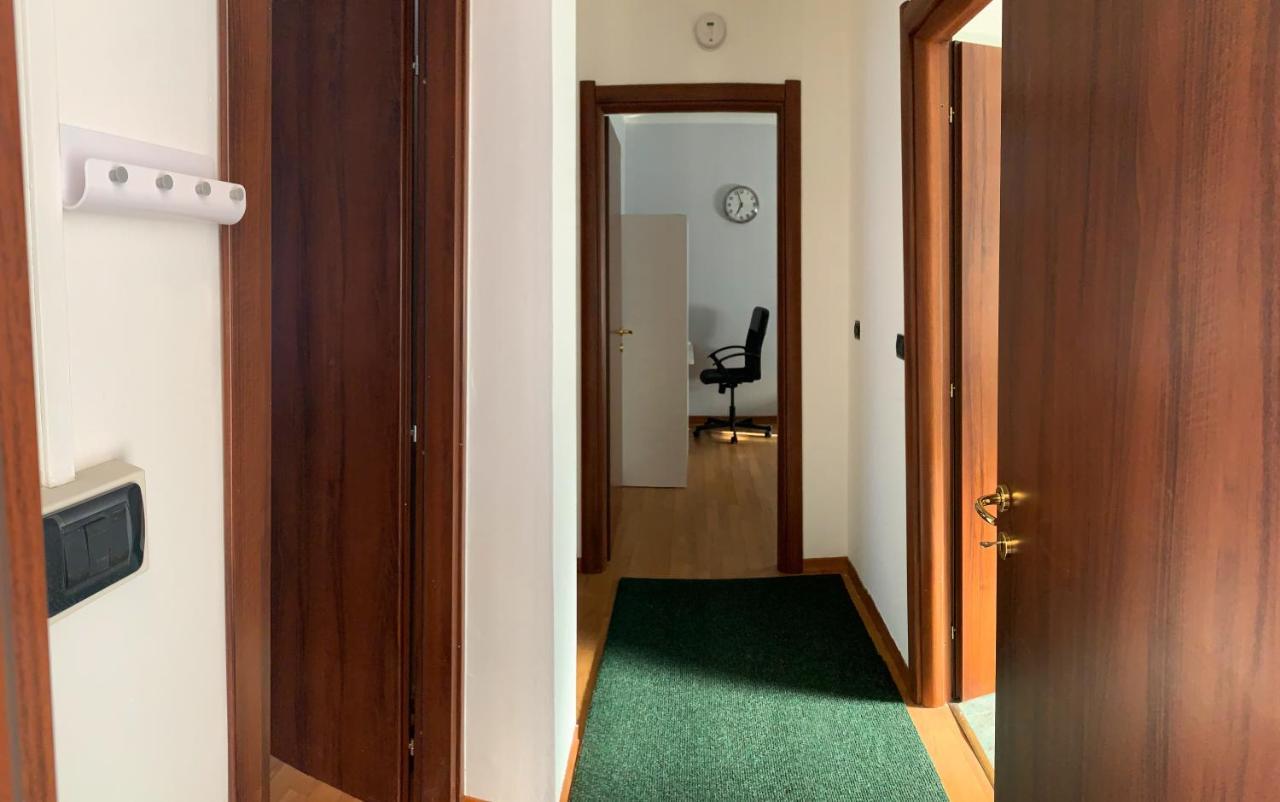 White House Apartment Aosta Exterior photo