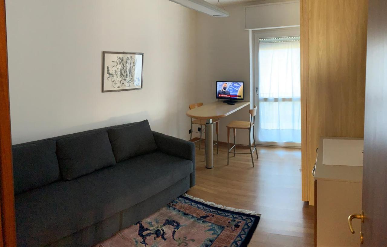 White House Apartment Aosta Exterior photo