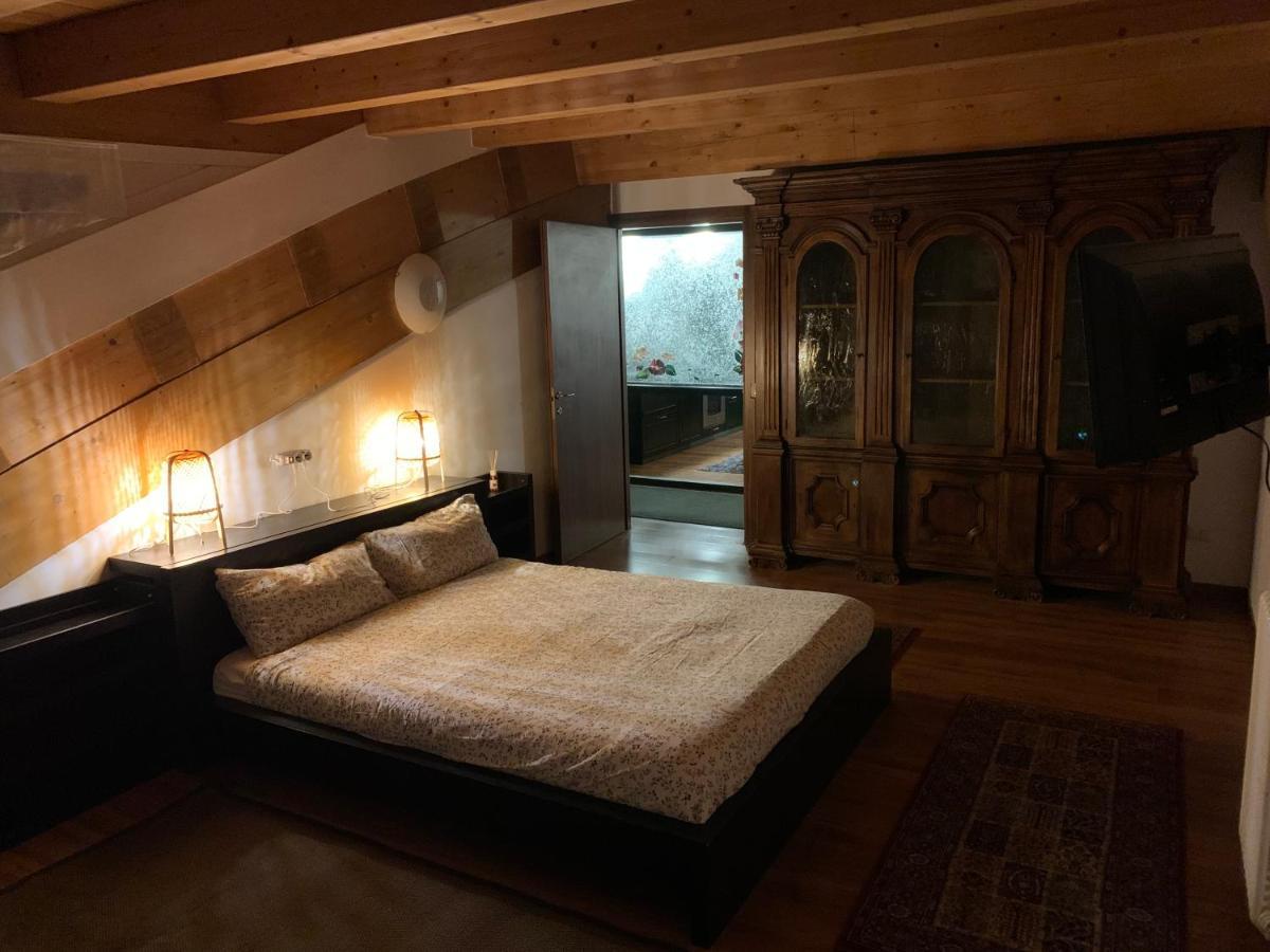 White House Apartment Aosta Exterior photo