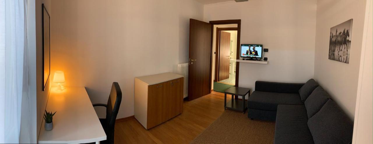 White House Apartment Aosta Exterior photo