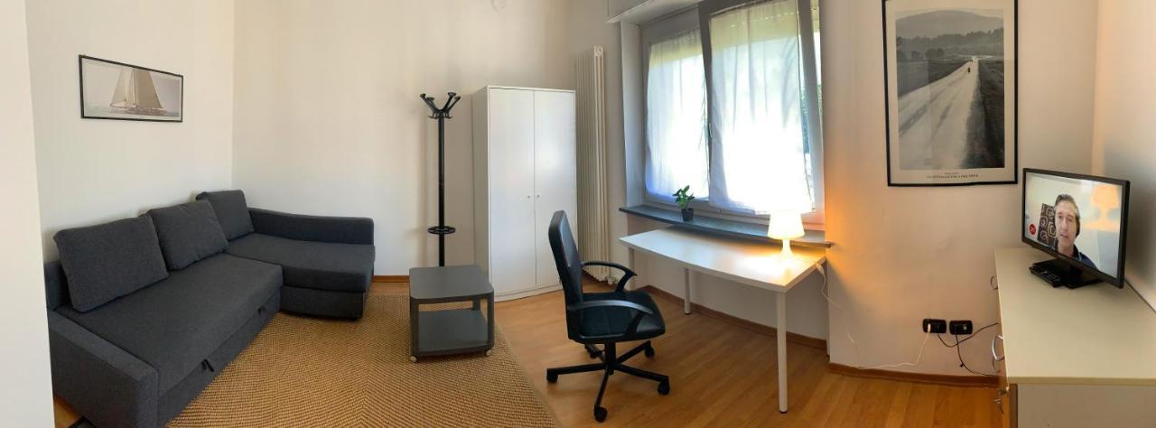 White House Apartment Aosta Exterior photo